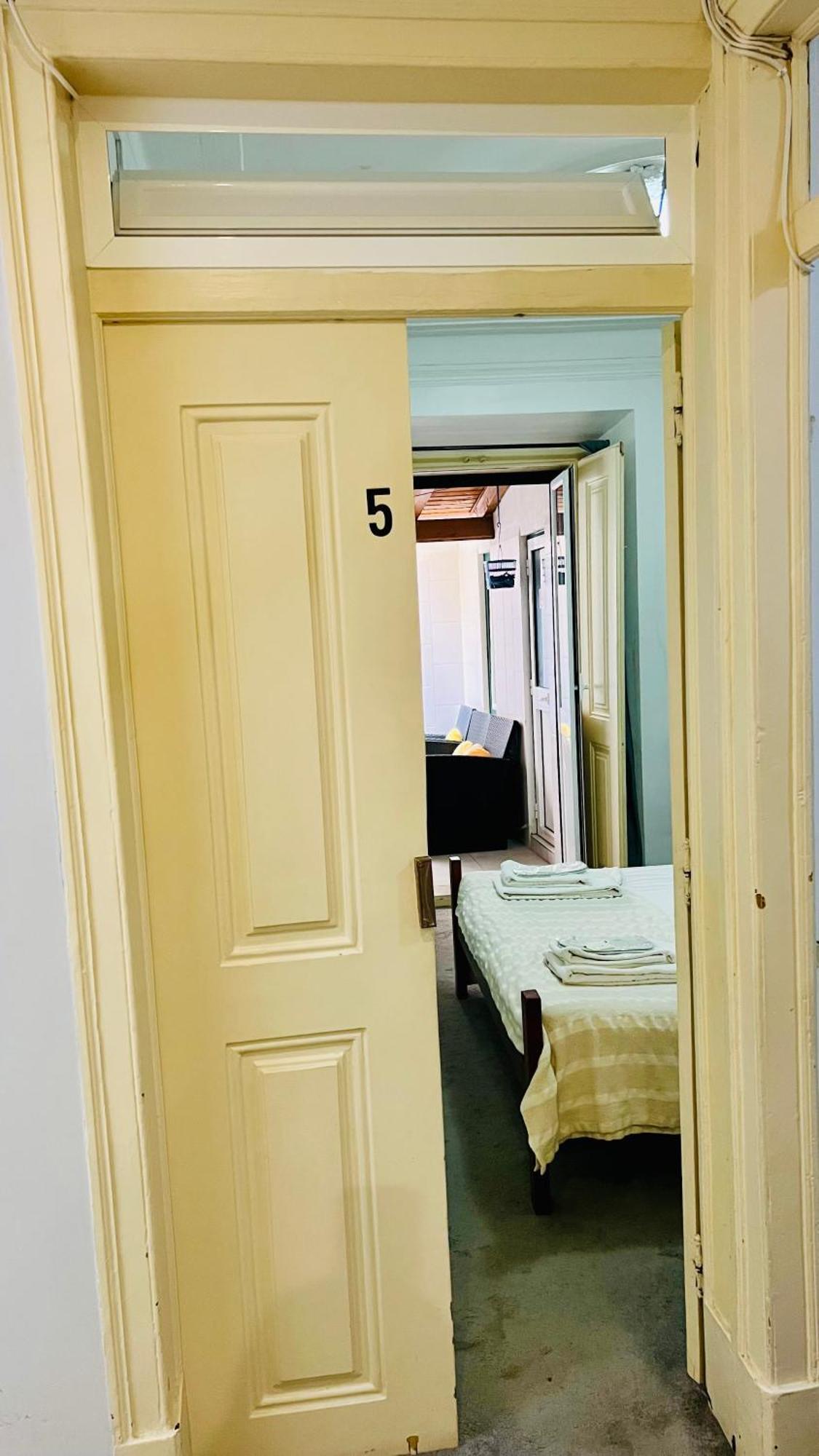 Sao Lazaro Bhuiyan Family Host Hotell Lisboa Exteriör bild
